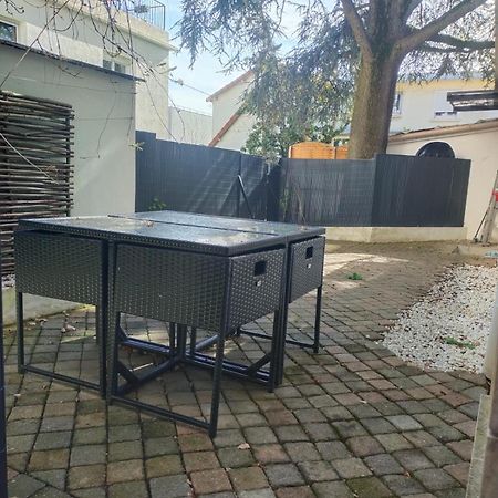 Apartmán 2 Piece Avec Terrasse Ensoleille Suresnes Exteriér fotografie
