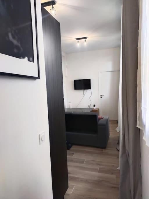 Apartmán 2 Piece Avec Terrasse Ensoleille Suresnes Exteriér fotografie