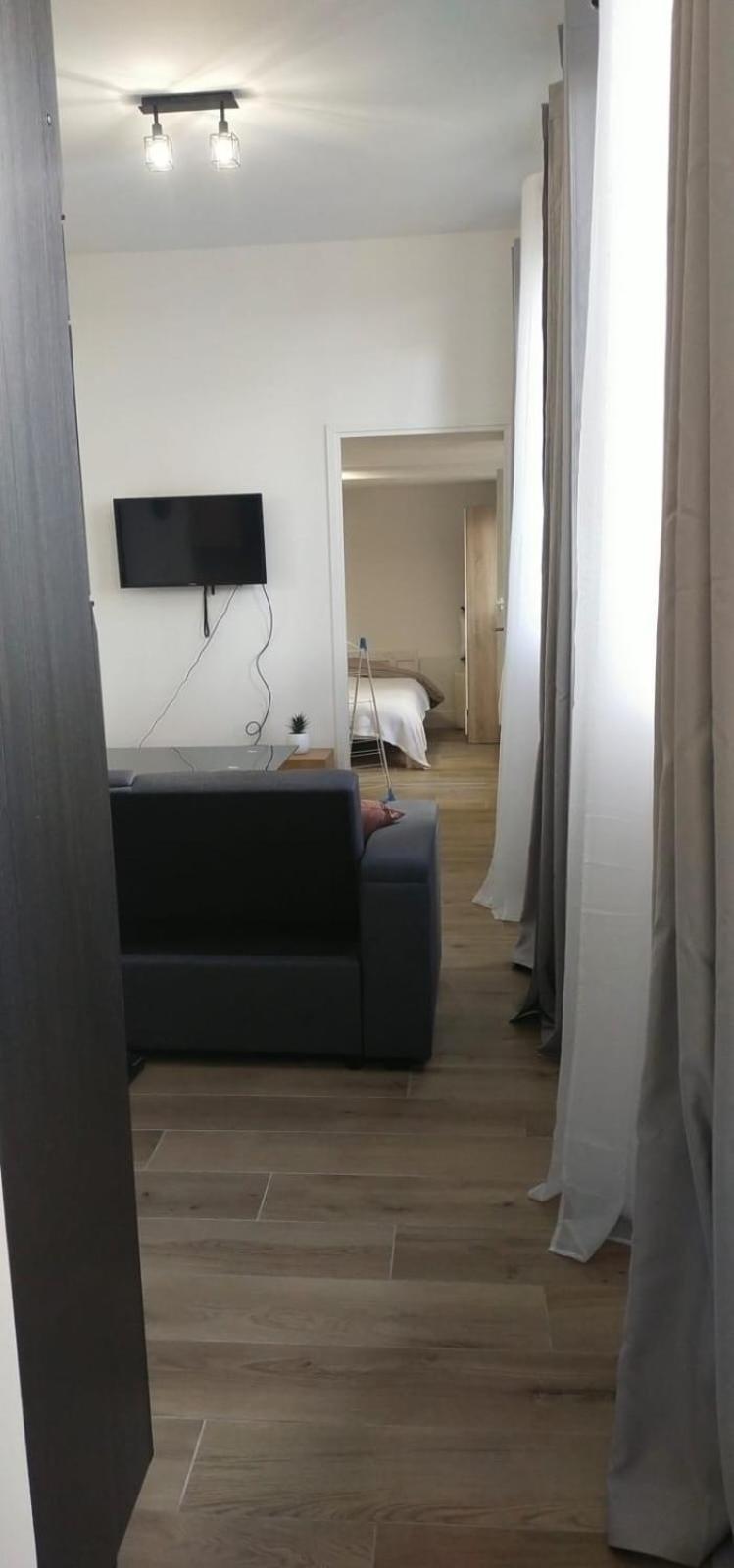 Apartmán 2 Piece Avec Terrasse Ensoleille Suresnes Exteriér fotografie