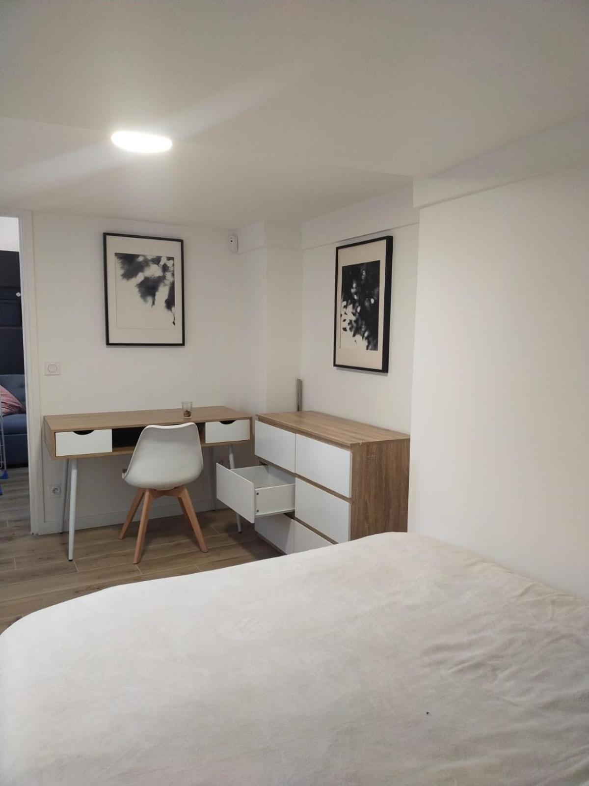 Apartmán 2 Piece Avec Terrasse Ensoleille Suresnes Exteriér fotografie