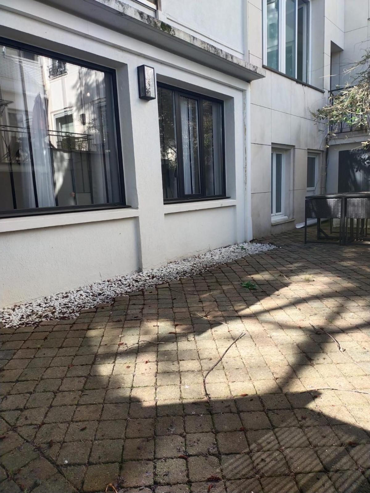 Apartmán 2 Piece Avec Terrasse Ensoleille Suresnes Exteriér fotografie