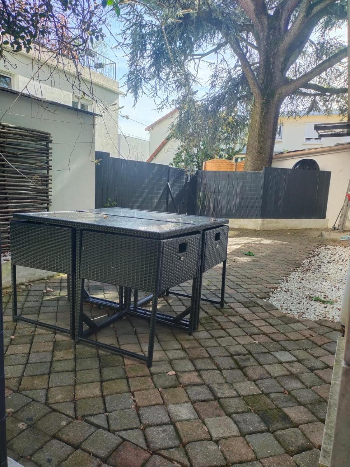 Apartmán 2 Piece Avec Terrasse Ensoleille Suresnes Exteriér fotografie